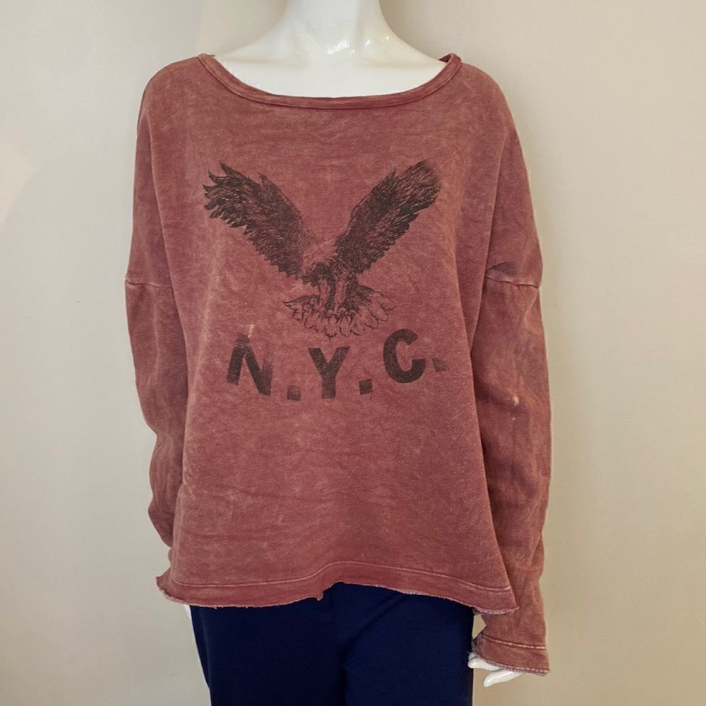 Leith Sweatshirt Hi-lo hemline red distressed NYC And eagle logo Size L